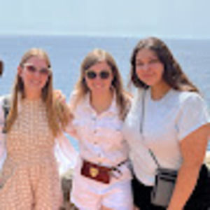 Meet your Posher, Caroline